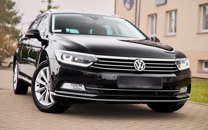 Volkswagen Passat cena 89800 przebieg: 99800, rok produkcji 2019 z Kamień Pomorski małe 742